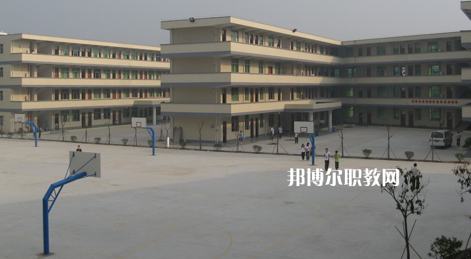 廣東領(lǐng)才技工學(xué)校2022年報(bào)名條件、招生要求、招生對(duì)象
