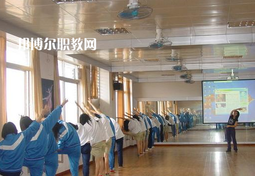 鶴山職業(yè)技術(shù)學(xué)校2022年報(bào)名條件、招生要求、招生對(duì)象