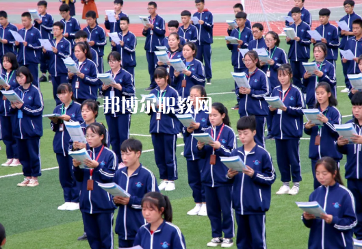 崇信縣職業(yè)教育中心2022年報名條件、招生要求、招生對象 