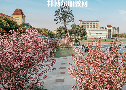 南京高等職業(yè)技術(shù)學校2022年報名條件、招生要求、招生對象