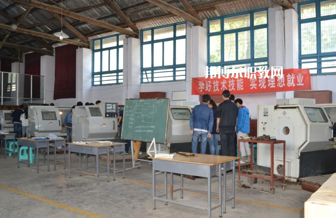 貴州鐵路技術(shù)學(xué)校2022年報(bào)名條件、招生要求、招生對(duì)象