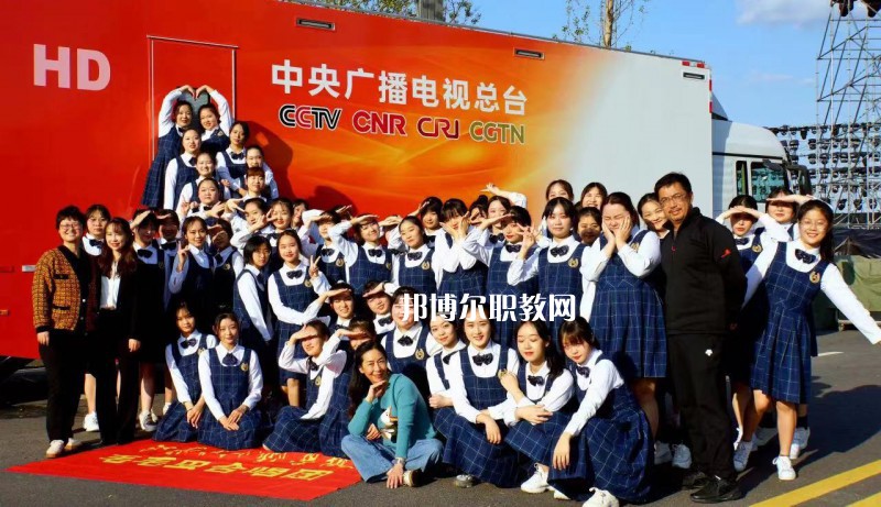 江蘇戲劇學(xué)校2022年報(bào)名條件、招生要求、招生對象