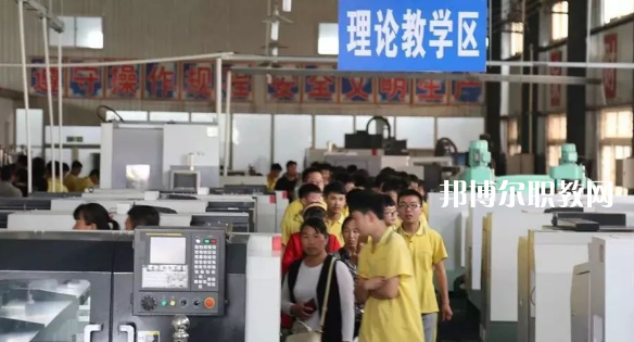 武邑奮飛職業(yè)技術(shù)中等專業(yè)學(xué)校怎么樣、好不好
