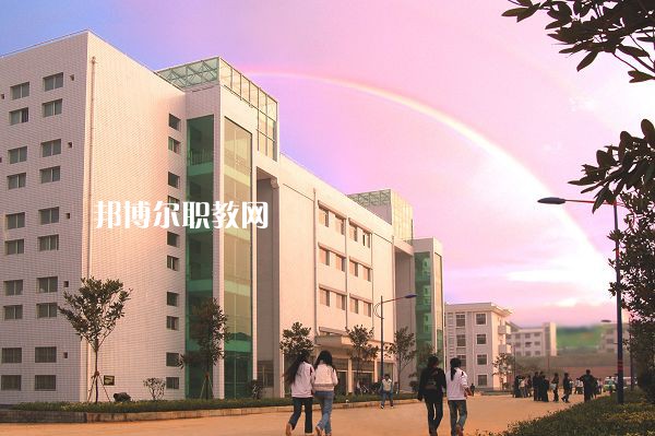 重慶五里店職業(yè)中學(xué)怎么樣、好不好