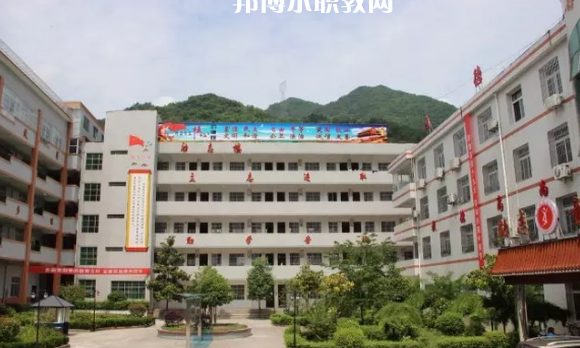 鎮(zhèn)巴職業(yè)中學怎么樣、好不好