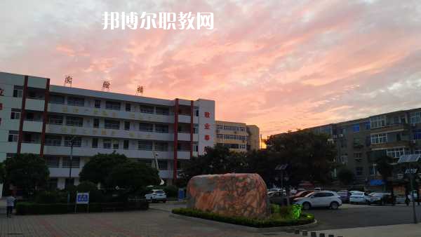 重慶巫山師范學校2022年報名條件、招生要求、招生對象 