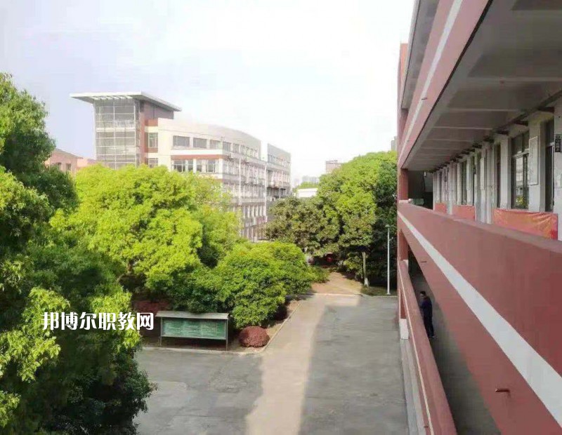 江陰商業(yè)中等專業(yè)學(xué)校2022年報(bào)名條件、招生要求、招生對(duì)象