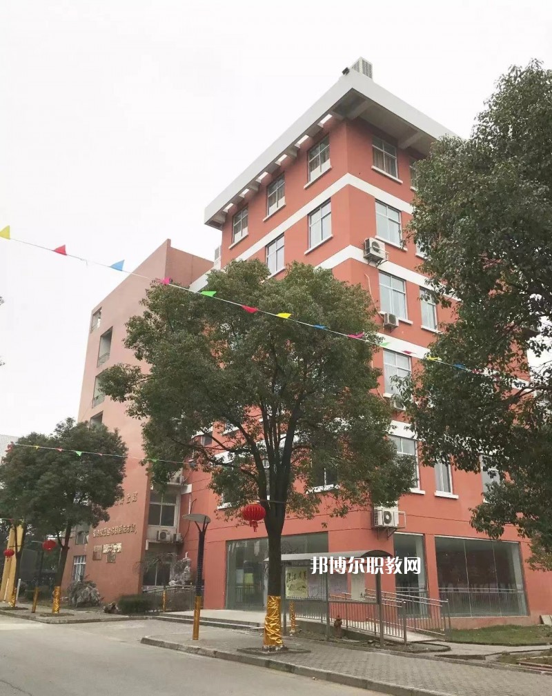 蘇州福納影視藝術(shù)學(xué)校2022年報(bào)名條件、招生要求、招生對象