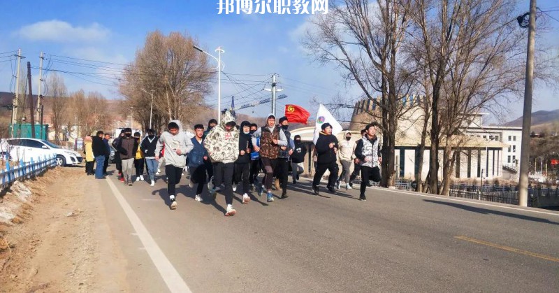 肅南縣職教中心2022年學(xué)費(fèi)、收費(fèi)多少