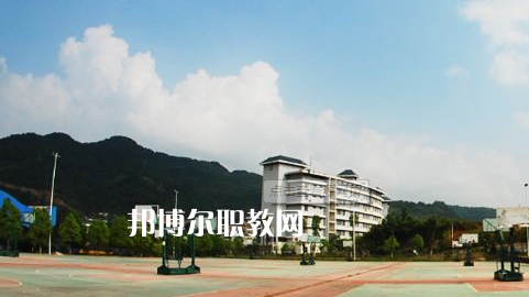 銅仁工業(yè)學(xué)校2022年報名條件、招生要求、招生對象
