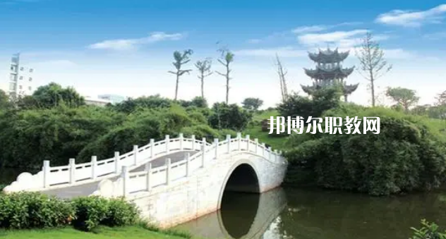 瀘州醫(yī)學(xué)院衛(wèi)生學(xué)校2022年報(bào)名條件、招生要求、招生對象