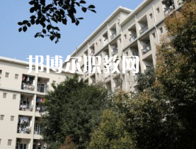 重慶輕工業(yè)學校2022年報名條件、招生要求、招生對象