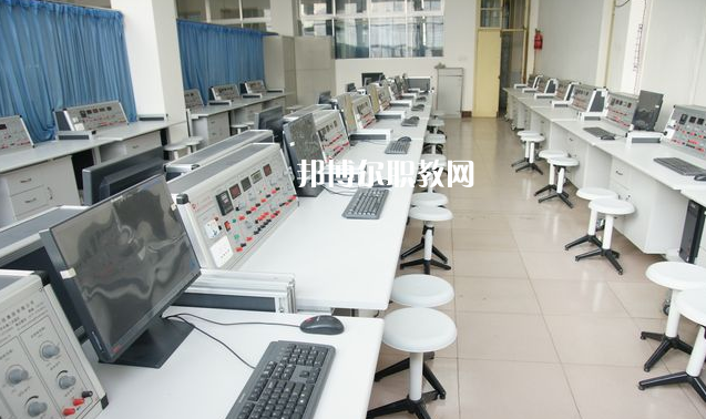 平泉職教中心2022年招生辦聯(lián)系電話(huà)