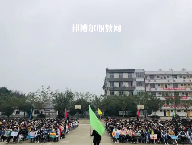 紅河州衛(wèi)生護(hù)理學(xué)校2022年學(xué)費(fèi)、收費(fèi)多少