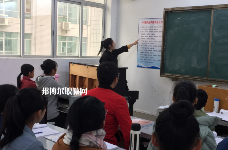 汕頭文化藝術(shù)學(xué)校2022年報(bào)名條件、招生要求、招生對(duì)象