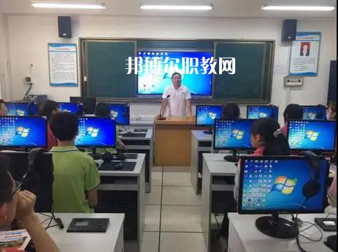 潼關(guān)職業(yè)教育中心2022年招生辦聯(lián)系電話(huà)