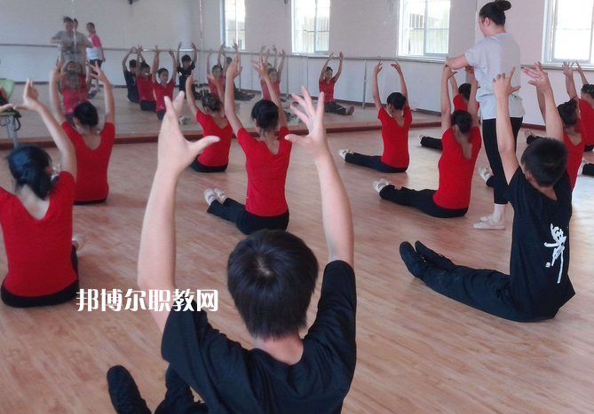 南寧民族歌舞藝術(shù)職業(yè)技術(shù)學(xué)校2022年學(xué)費(fèi)、收費(fèi)多少