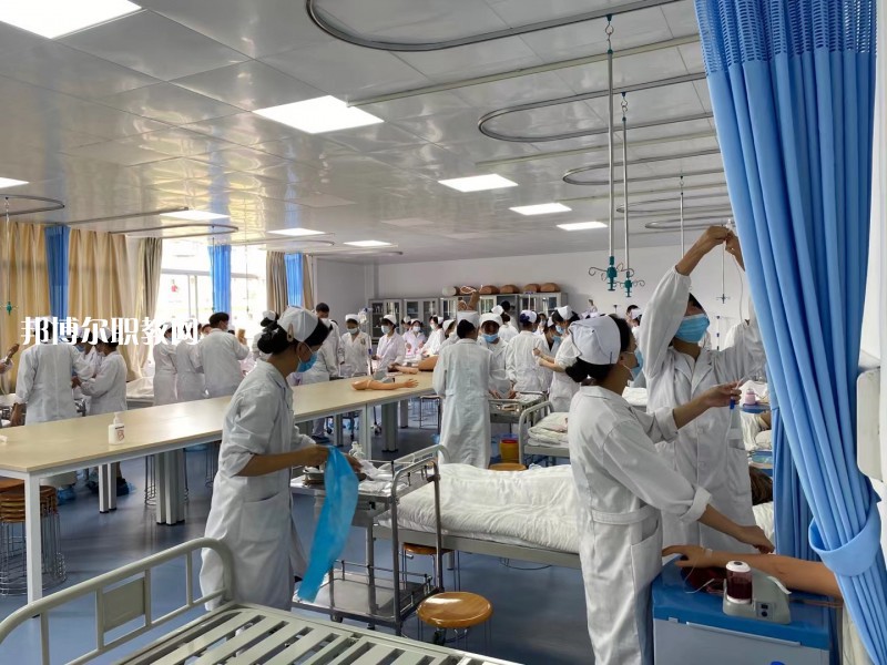 紅河州衛(wèi)生護理學(xué)校2022年報名條件、招生要求、招生對象