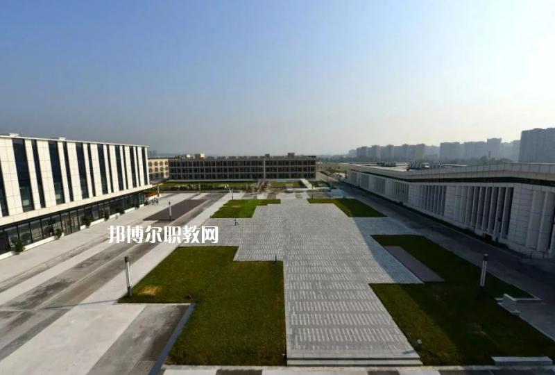 云南建筑工程學校2022年報名條件、招生要求、招生對象