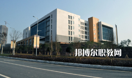 重慶合川職業(yè)教育中心2022年報(bào)名條件、招生要求、招生對象