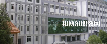 四川省甘孜衛(wèi)生學(xué)校2022年報(bào)名條件、招生要求、招生對(duì)象