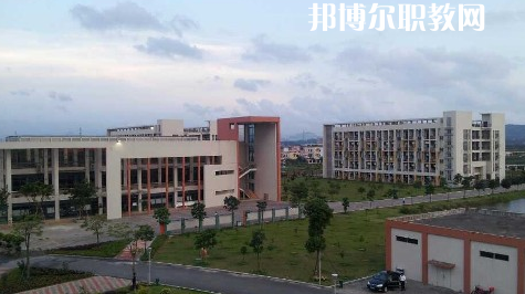 獨(dú)山中等職業(yè)學(xué)校2022年學(xué)費(fèi)、收費(fèi)多少