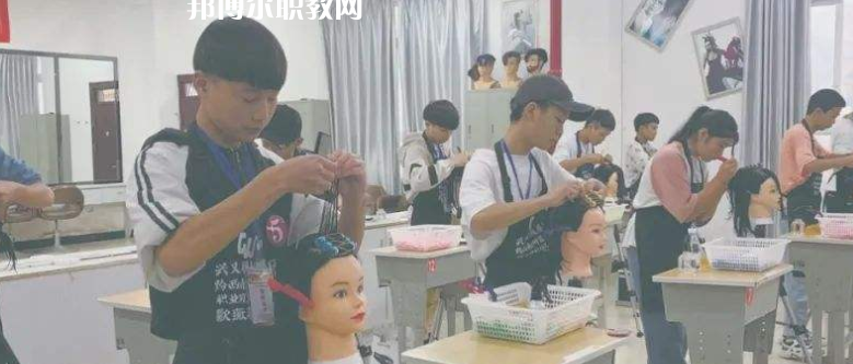 都勻工商管理學(xué)校2022年報(bào)名條件、招生要求、招生對象
