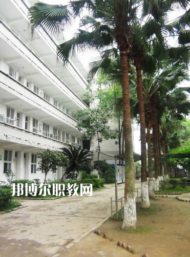 四川瀘州鵬程中等職業(yè)學(xué)校2022年學(xué)費(fèi)、收費(fèi)多少