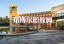 四川瀘州鵬程中等職業(yè)學校2022年招生辦聯(lián)系電話