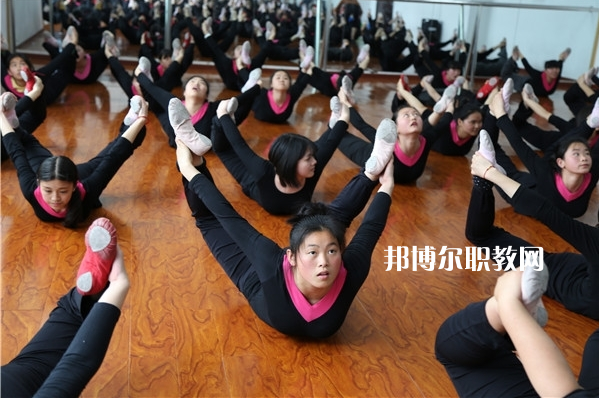 重慶榮昌職業(yè)教育中心2022年學(xué)費、收費多少