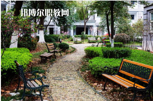南京財(cái)經(jīng)高等職業(yè)技術(shù)學(xué)校2022年報(bào)名條件、招生要求、招生對(duì)象