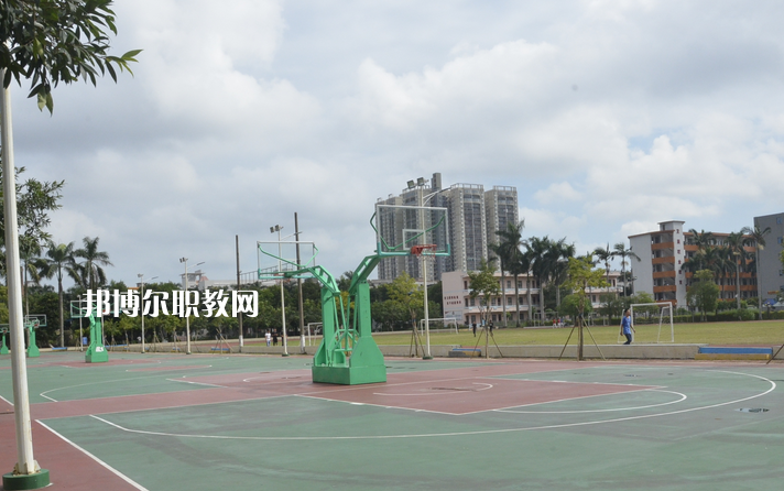 馬關(guān)縣民族職業(yè)高級(jí)中學(xué)2022年報(bào)名條件、招生要求、招生對(duì)象