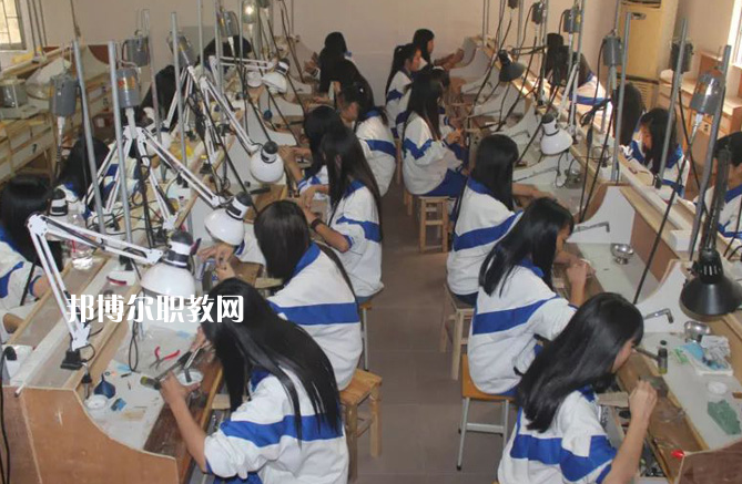 東莞實(shí)驗(yàn)技工學(xué)校2022年報(bào)名條件、招生要求、招生對(duì)象