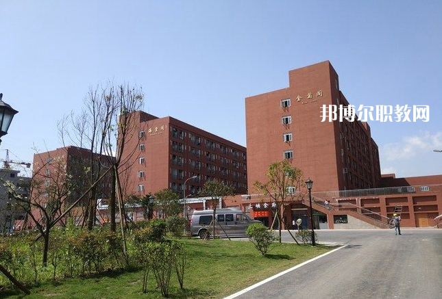 昆明鐵路機械學校2022年招生辦聯系電話