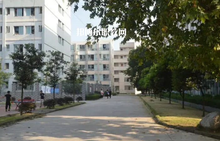 遂寧職業(yè)技術(shù)學校2022年學費、收費多少