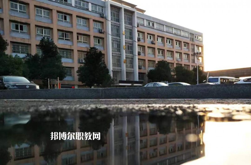 安徽紅十字會衛(wèi)生學校2022年報名條件、招生要求、招生對象