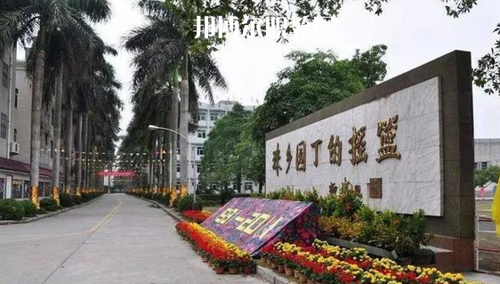 欽州合浦師范學(xué)校2022年報(bào)名條件、招生要求、招生對(duì)象