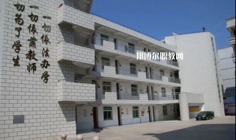阜陽現(xiàn)代職業(yè)教育學校2022年報名條件、招生要求、招生對象