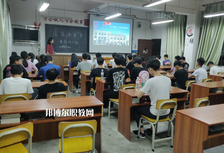 廣西工商學(xué)校2022年報(bào)名條件、招生要求、招生對(duì)象
