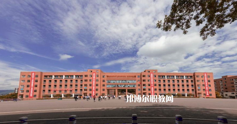 重慶綦江職業(yè)教育中心2022年學(xué)費(fèi)、收費(fèi)多少