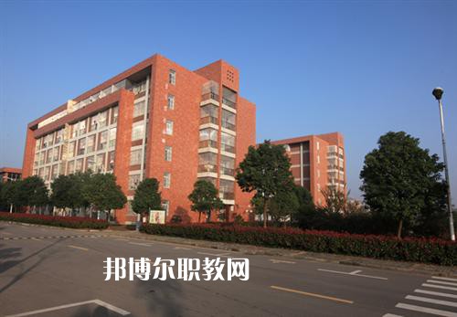 安徽滁州技師學(xué)院2022年學(xué)費(fèi)、收費(fèi)多少