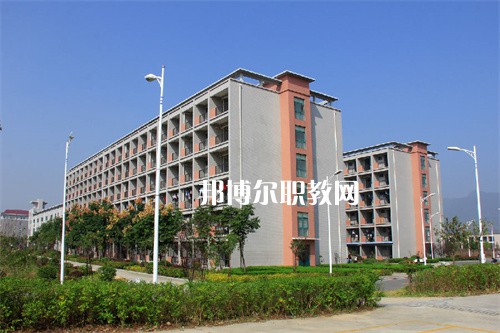 昆明晉寧區(qū)職業(yè)高級(jí)中學(xué)2022年學(xué)費(fèi)、收費(fèi)多少