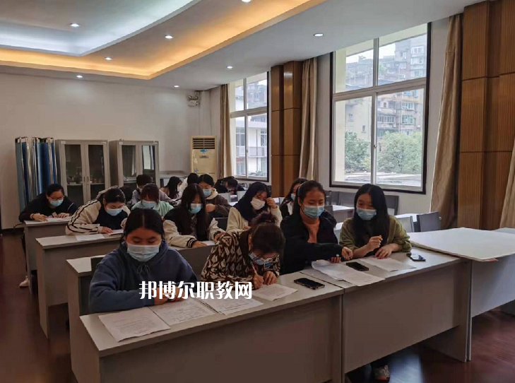 四川內(nèi)江醫(yī)科學(xué)校2022年學(xué)費、收費多少