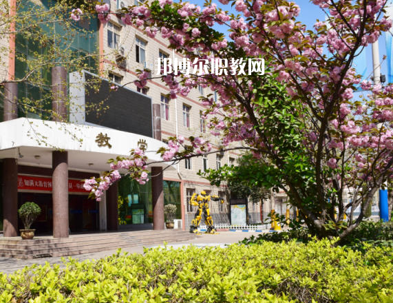 石家莊法商中等專(zhuān)業(yè)學(xué)校2022年報(bào)名條件、招生要求、招生對(duì)象