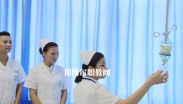 眉山衛(wèi)生職業(yè)學校2022年報名條件、招生要求、招生對象