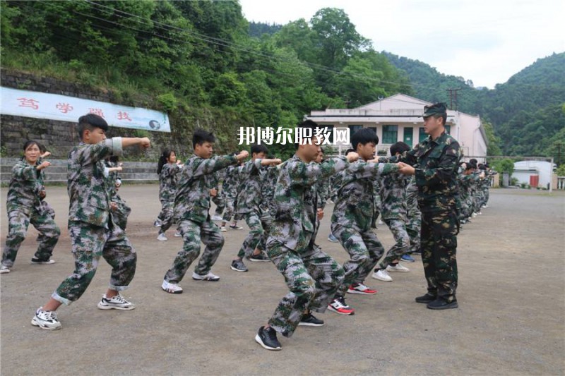 達(dá)州百島湖職業(yè)技術(shù)學(xué)校2022年報(bào)名條件、招生要求、招生對(duì)象