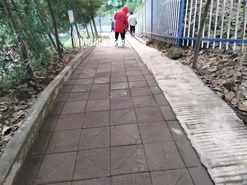 宜賓東方職業(yè)技術(shù)學(xué)校2022年報(bào)名條件、招生要求、招生對(duì)象