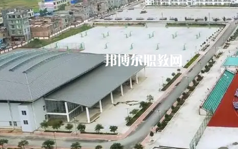 紫云苗族布依族自治民族職業(yè)技術(shù)中學(xué)2022年報名條件、招生要求、招生對象