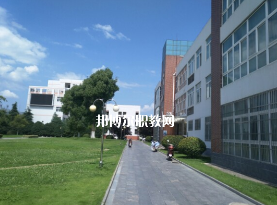 云南廣播電視學(xué)校2022年報(bào)名條件、招生要求、招生對(duì)象