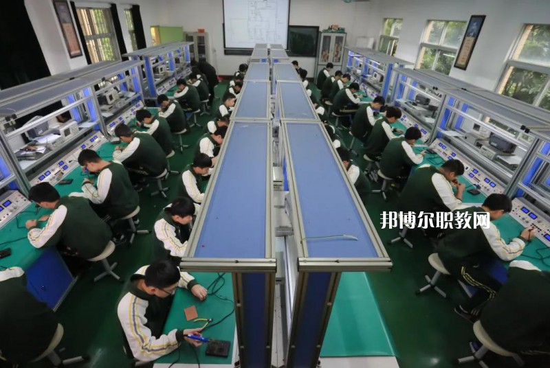 東莞商業(yè)學(xué)校2022年報(bào)名條件、招生要求、招生對(duì)象
